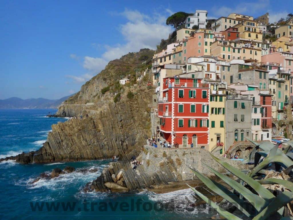 Cinque Terre Dos and Don'ts TravelFoodCool